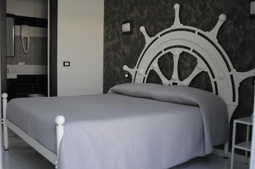 Badinomare Bed & Breakfast Terracina Ngoại thất bức ảnh